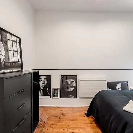 Apartmán V2d Vivid Elegance Near Palais Royal 4p *