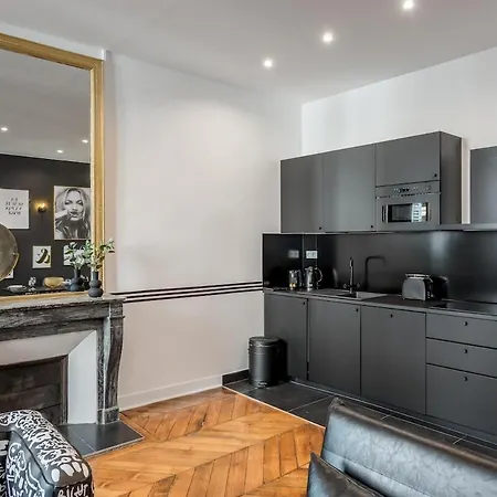 Apartmán V2d Vivid Elegance Near Palais Royal 4p